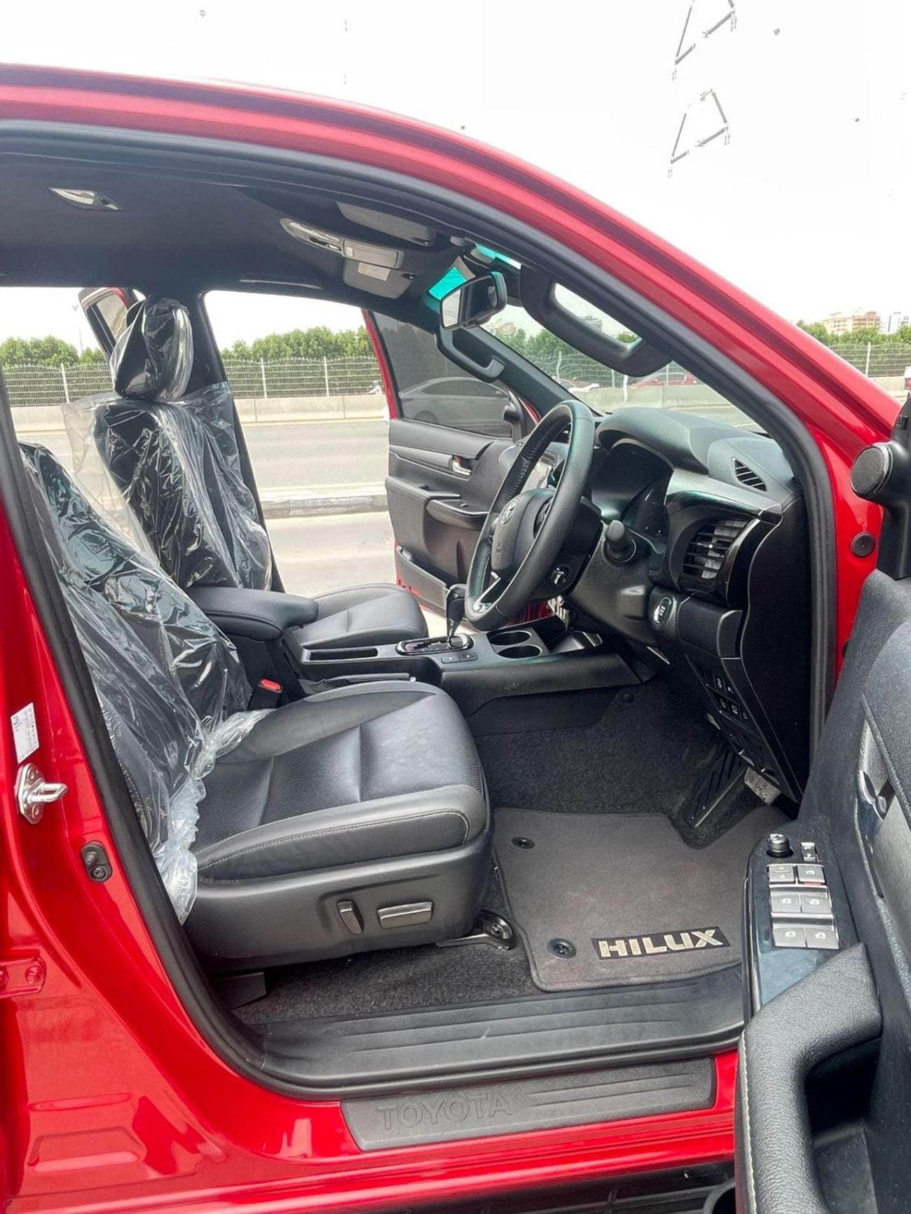 Toyota Hilux diesel engine ,2.8 liter ,Automatic gear ,year model 2024 ,right hand drive ,only for export availab