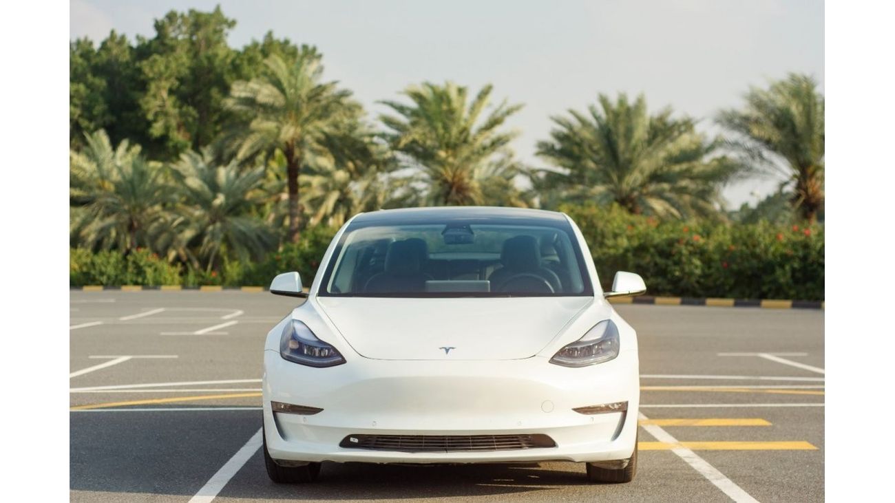 Tesla Model 3 usa All Wheel Drive