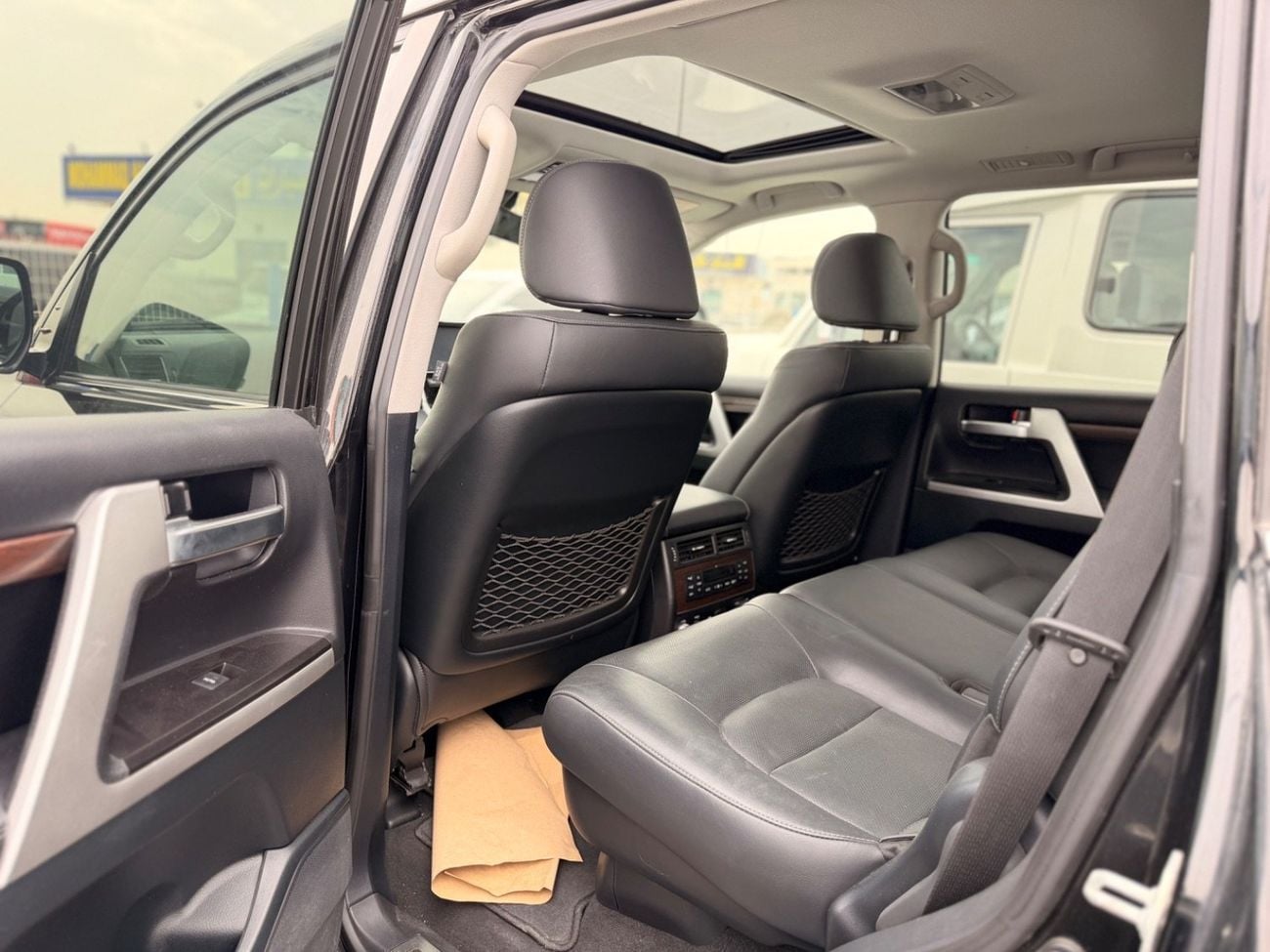 Toyota Land Cruiser GXR Sahara Full Option