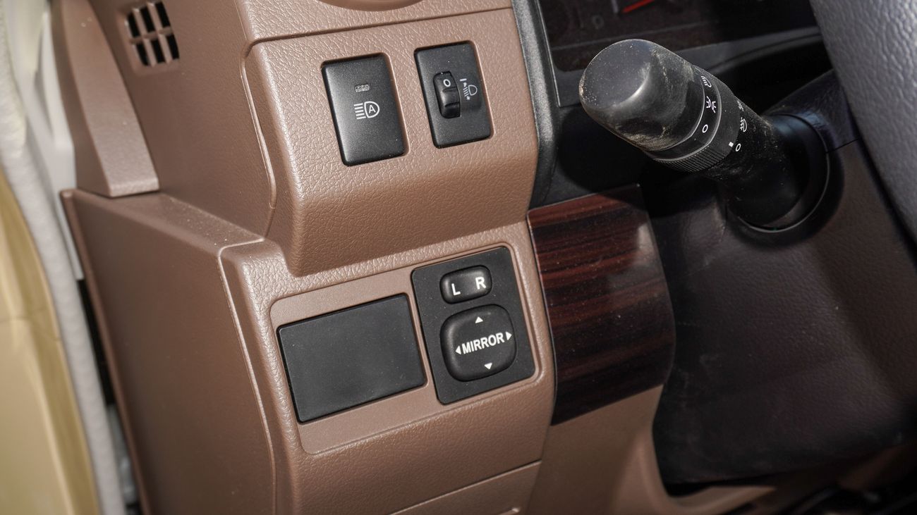 Toyota Land Cruiser Pick Up 4.0L V6 Single Cabin Auto transmission