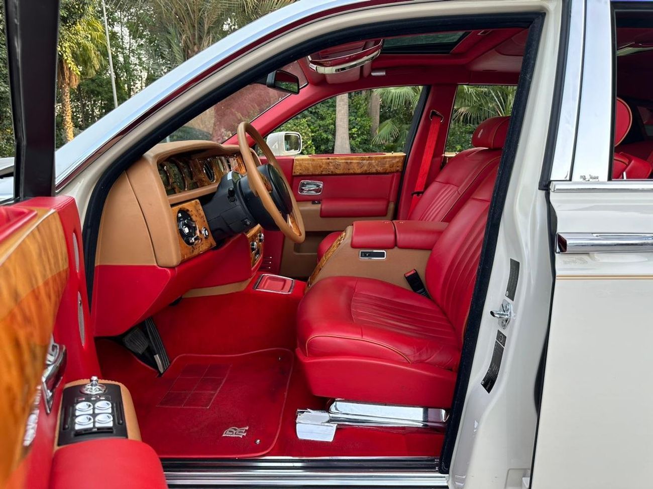 رولز رويس فانتوم 2007 | GCC Specs | V12 6.75L | Mansory Rims | Ultra Luxury | Timeless Design | Powerful V12