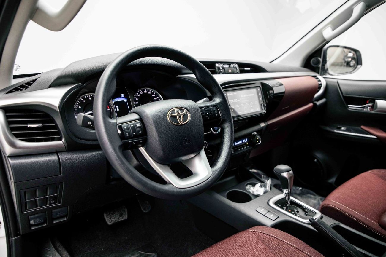 Toyota Hilux HI 2.7L – White Inside Maroon | Export Only
