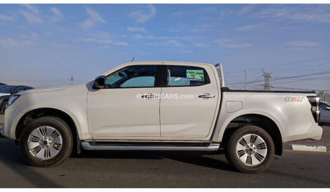 Isuzu DMax RG Crew 3.0L Diesel, pick up, 2023, 4x4, 4 doors, white color.