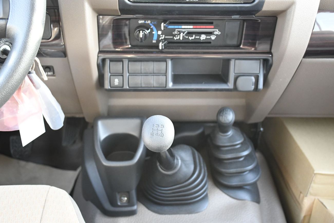 Toyota Land Cruiser Pick Up 79 series 2.8L Manual  Diesel Double Cap