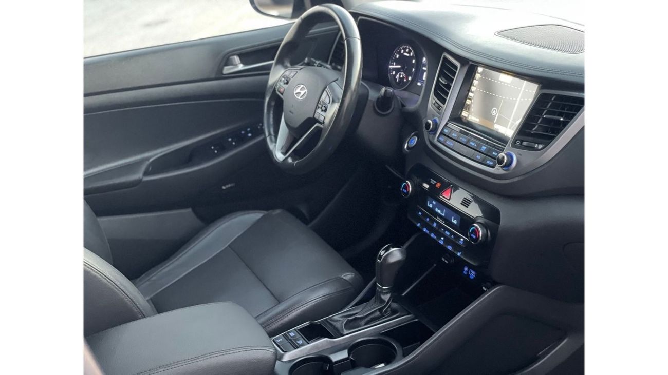 Hyundai Tucson 2017 Hyundai Tucson Limited 2.0L V4 GDi Premium - Push Start - 4x4 AWD - 75,000 mileage