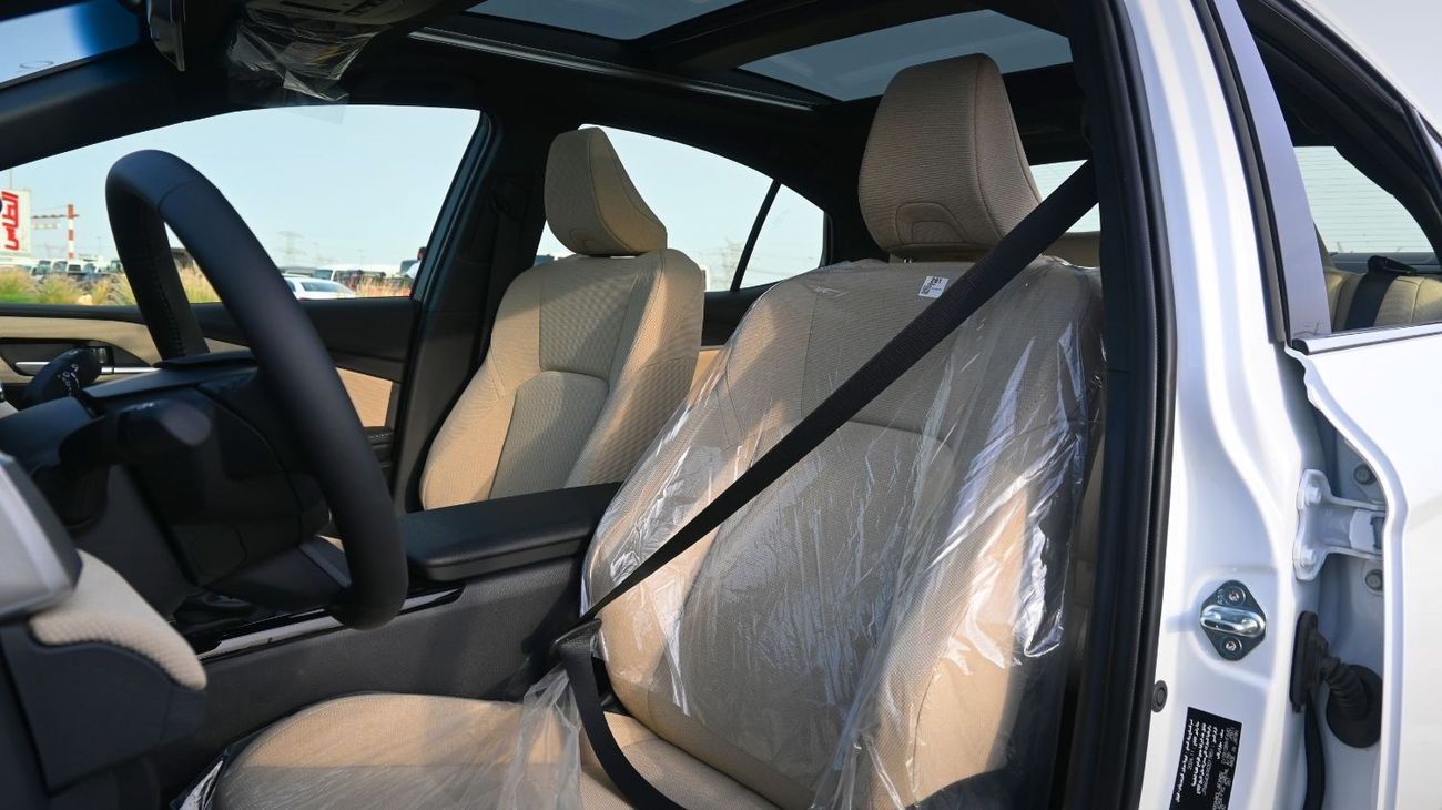 Toyota Camry Toyota Camry -LE- 2.5L Hybrid AT Panorama Full option