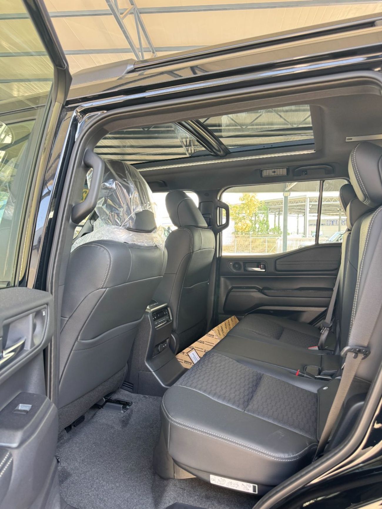 تويوتا برادو 2.4 TURBO LUXURY PANORAMA FULL **EXPORT ONLY**التصدير فقط خارج الخليج**