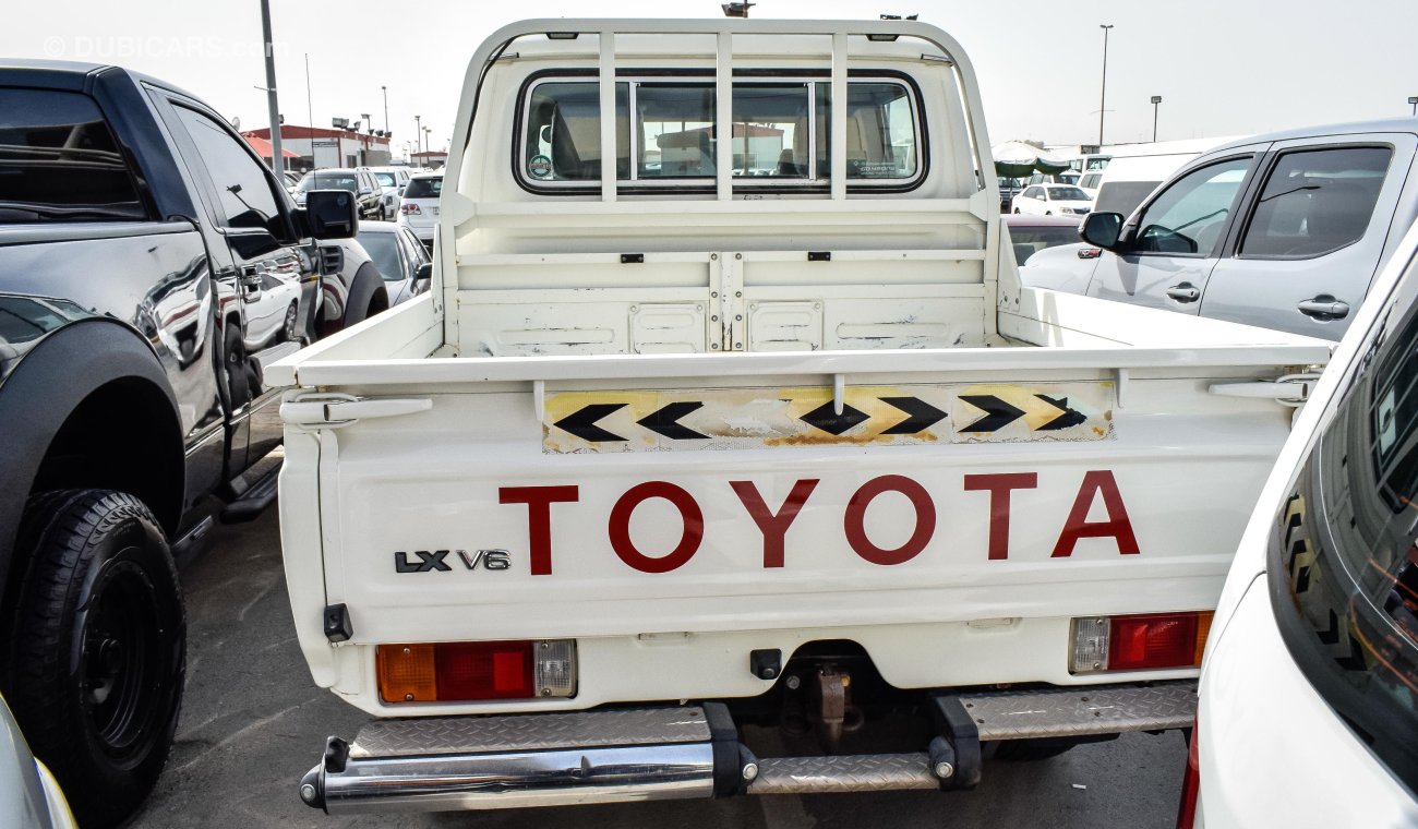 Toyota Land Cruiser Pick Up LX V6