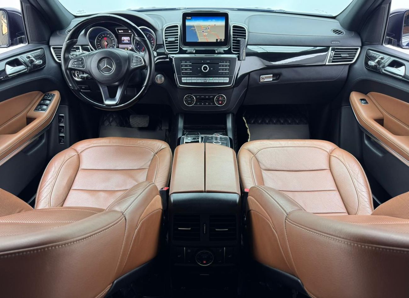 Mercedes-Benz GLS 500 Std 4.7L 2018 Mercedes-Benz GLS500 4MATIC, Service History, Excellent Condition, 7 Seater, GCC