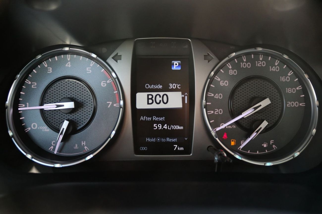 Toyota Hilux 2025 TOYOTA HILUX 4.0 V6 TRD LINE **EXPORT ONLY**التصدير فقط خارج الخليج**