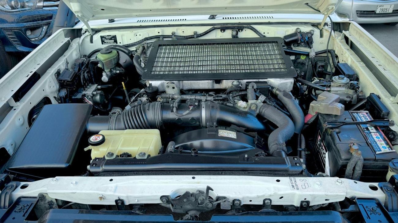 تويوتا لاند كروزر Toyota landcruise pickup single cab 2020Model 4.5 1VD Diesel engine RHD Colour White Interior grey 2