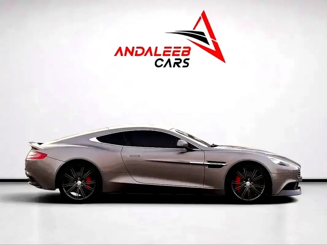 أستون مارتن فانكويش فولانتي RARE FULL CARBON SPEC | GCC | V12 ENGINE