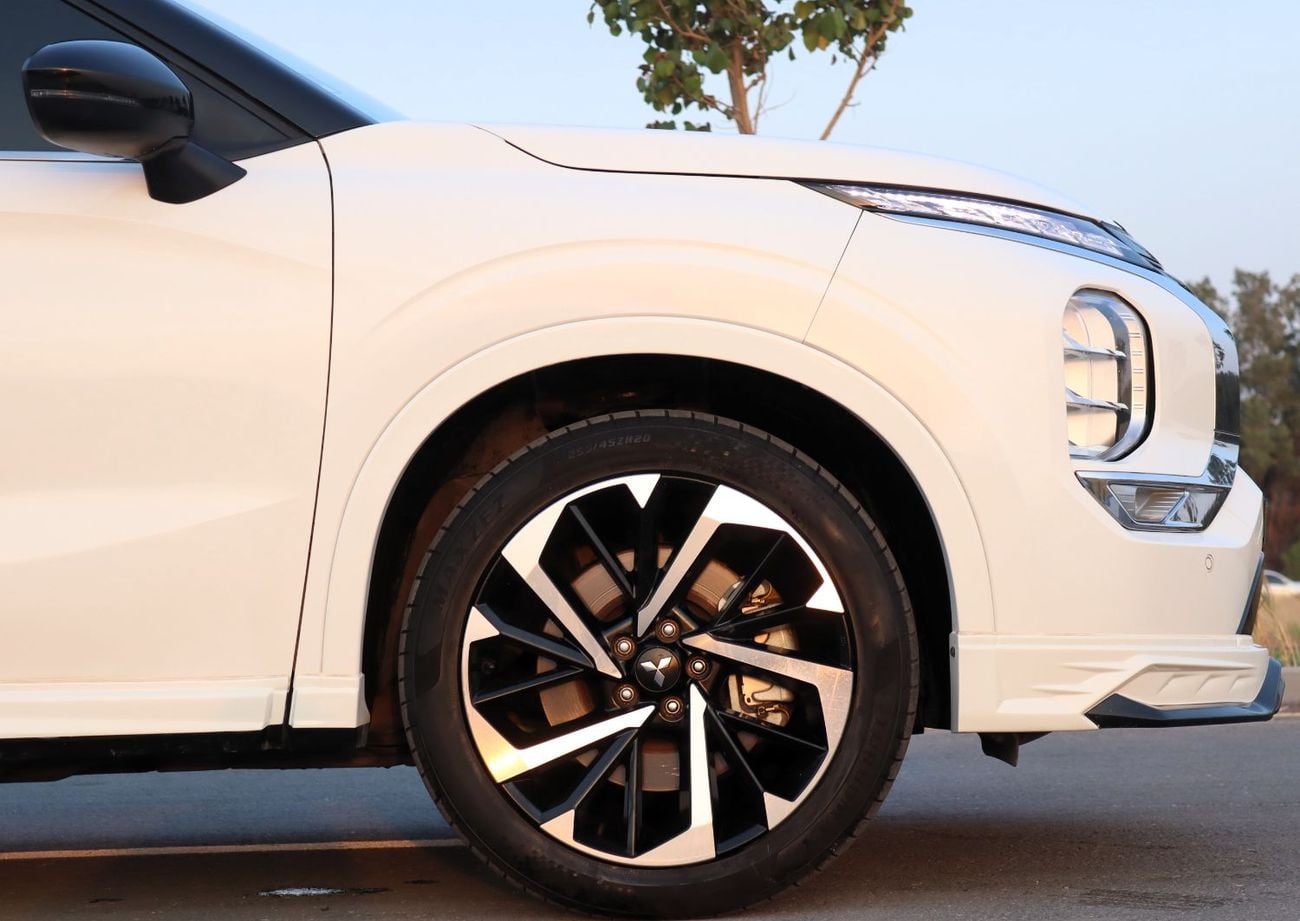Mitsubishi Outlander PREMIUM LAUNCH EDITION