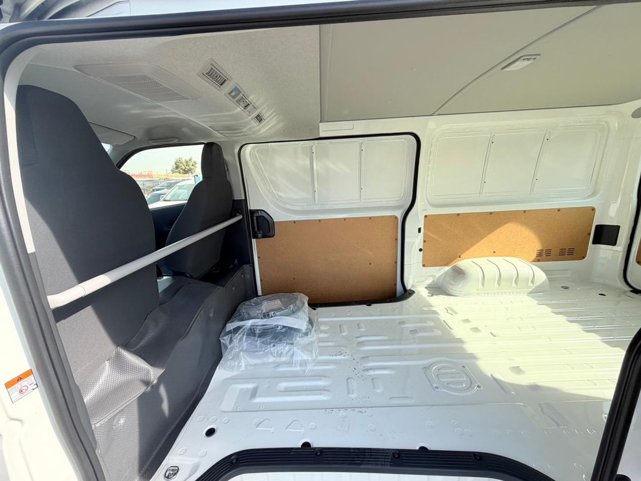 Toyota Hiace GL -Standard Roof  Panal Van 2.7L