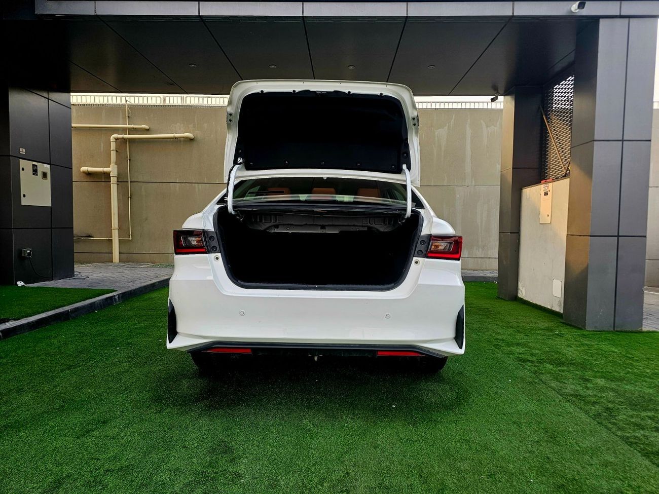 Toyota Yaris SE/ 1.5 V4 / LEATHER SEATS/ LOW MILEAGE/ SINGLE OWNER