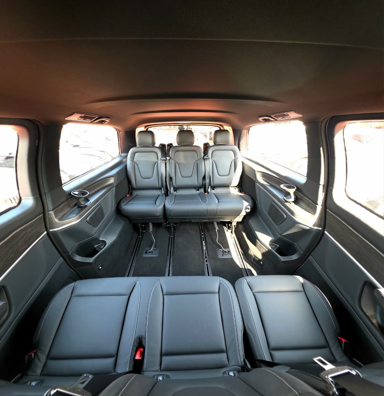 مرسيدس بنز V 300 Avantgarde Under Agency Warranty 2026 GCC