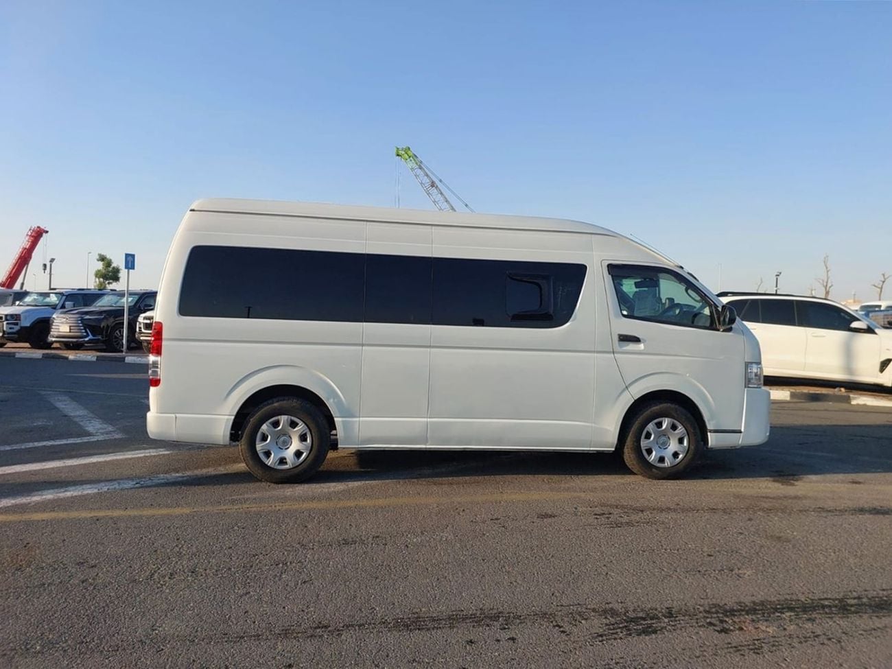 Toyota Hiace TOYOTA HIACE VAN RHD 2015 MODEL 3.0 L DIESEL AUTOMATIC(PM015396)