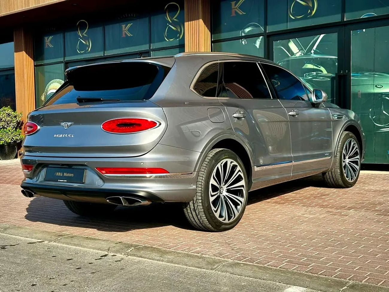 بنتلي بينتايجا 4.0L V8 EWB Azure Azure | GCC Specs | Dealership Warranty | Fully Loaded | Crypto Friendly