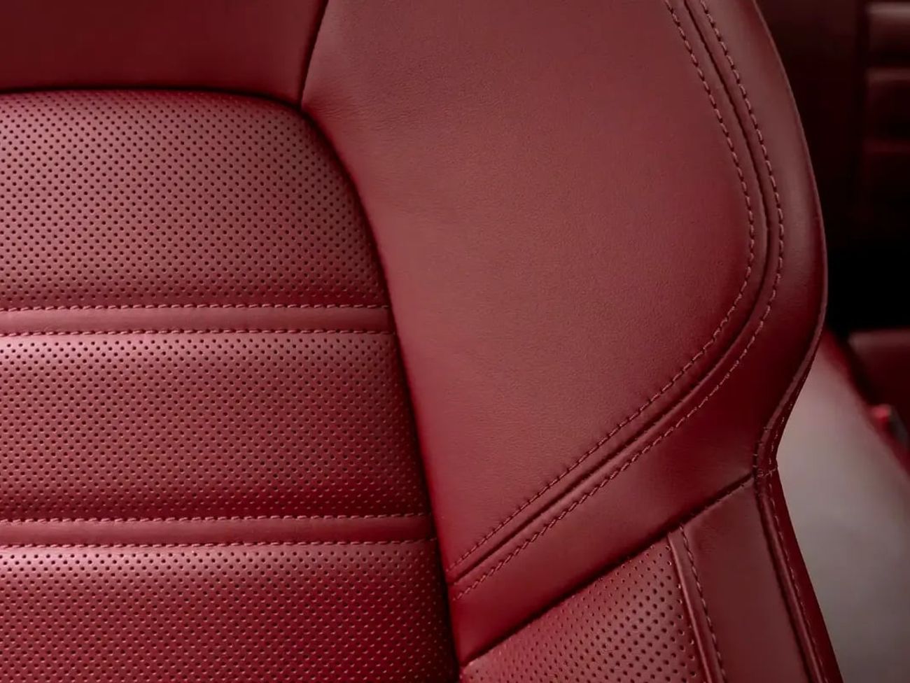 بورش 911 Turbo S 3.8L (640 HP) Coupe Turbo S With Akrapovic Exhaust - With Warranty