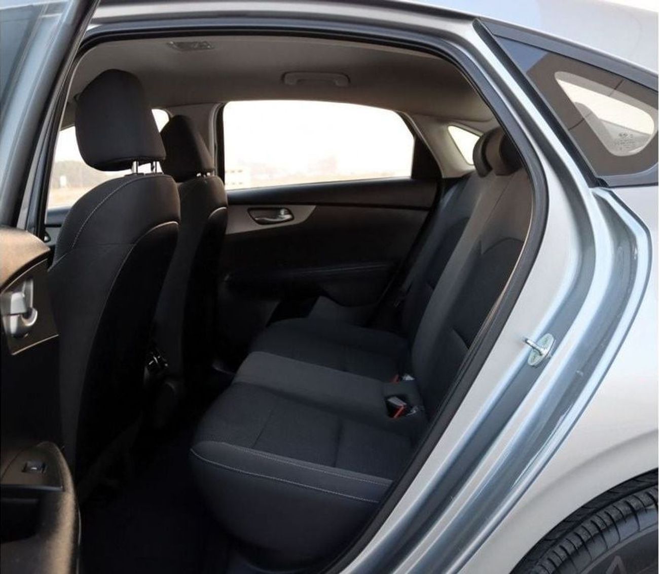 كيا سيراتو EX خالية من الحوادث - خليجي - مكينة 1600 سي سي - بحالة الوكالة من الداخل والخارج