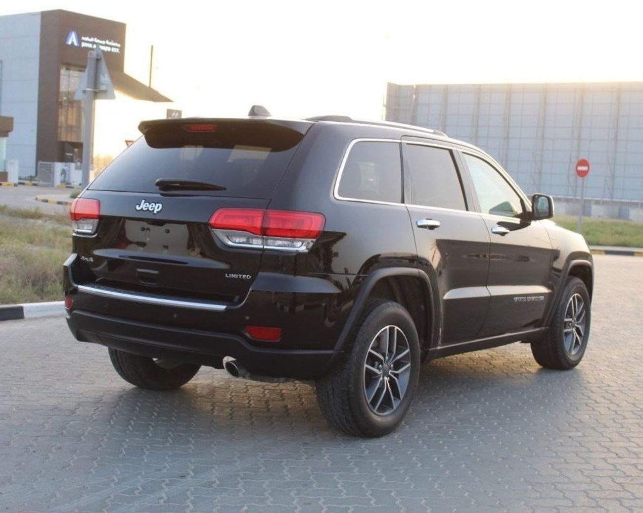 جيب جراند شيروكي ليميتيد غراند شيروكي2017