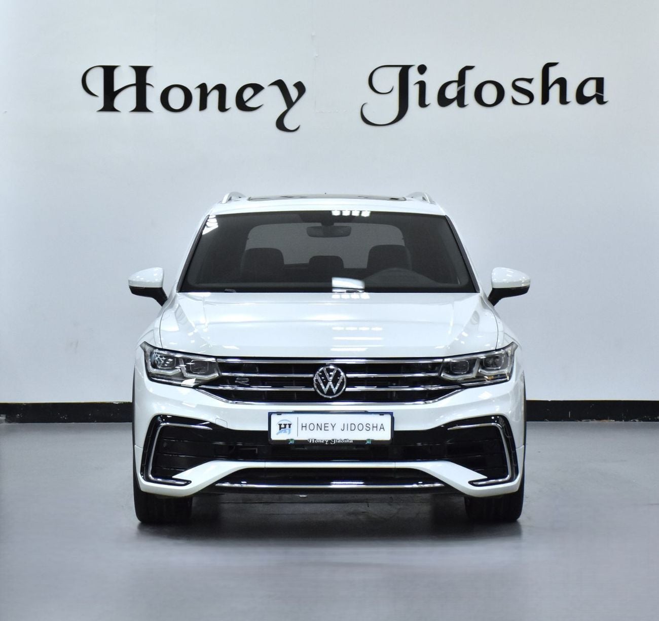 Volkswagen Tiguan R-LINE PREMIUM Volkswagen Tiguan 4Motion ( 2024 Model ) in White Color GCC Specs