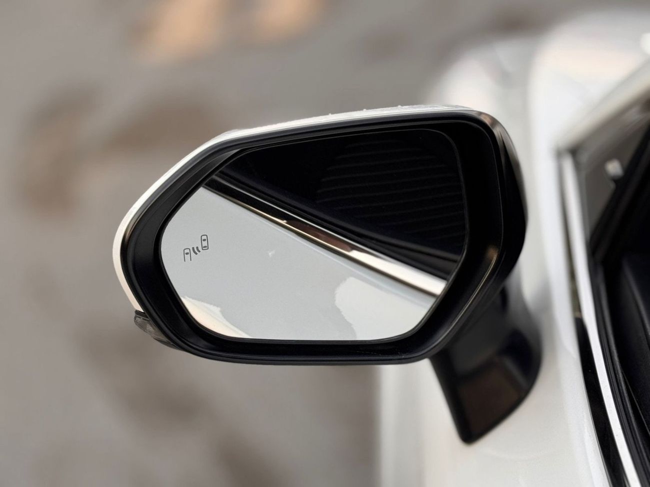 تويوتا كامري SE 2.5L (181 HP)