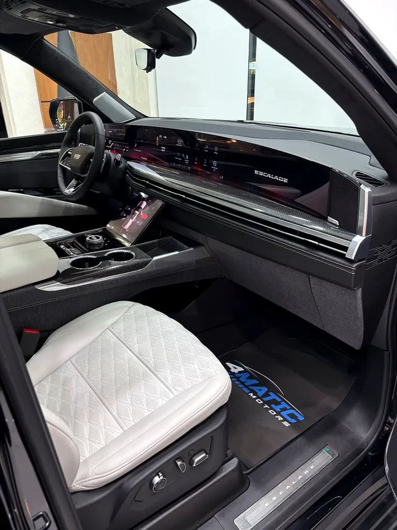 كاديلاك إسكالاد V SERIES | GCC Specs | Supercharged V8