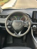 Toyota RAV4 XLE 4WD push start,leather seats 2021