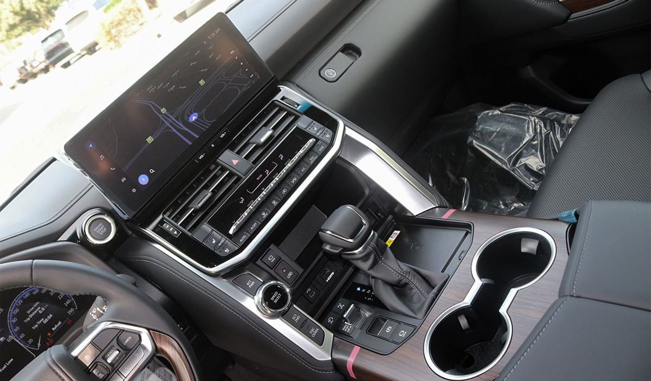 تويوتا لاند كروزر 2026 Model Toyota Land Cruiser (LC300) VX, 4.0L Petrol 4WD 6A/T