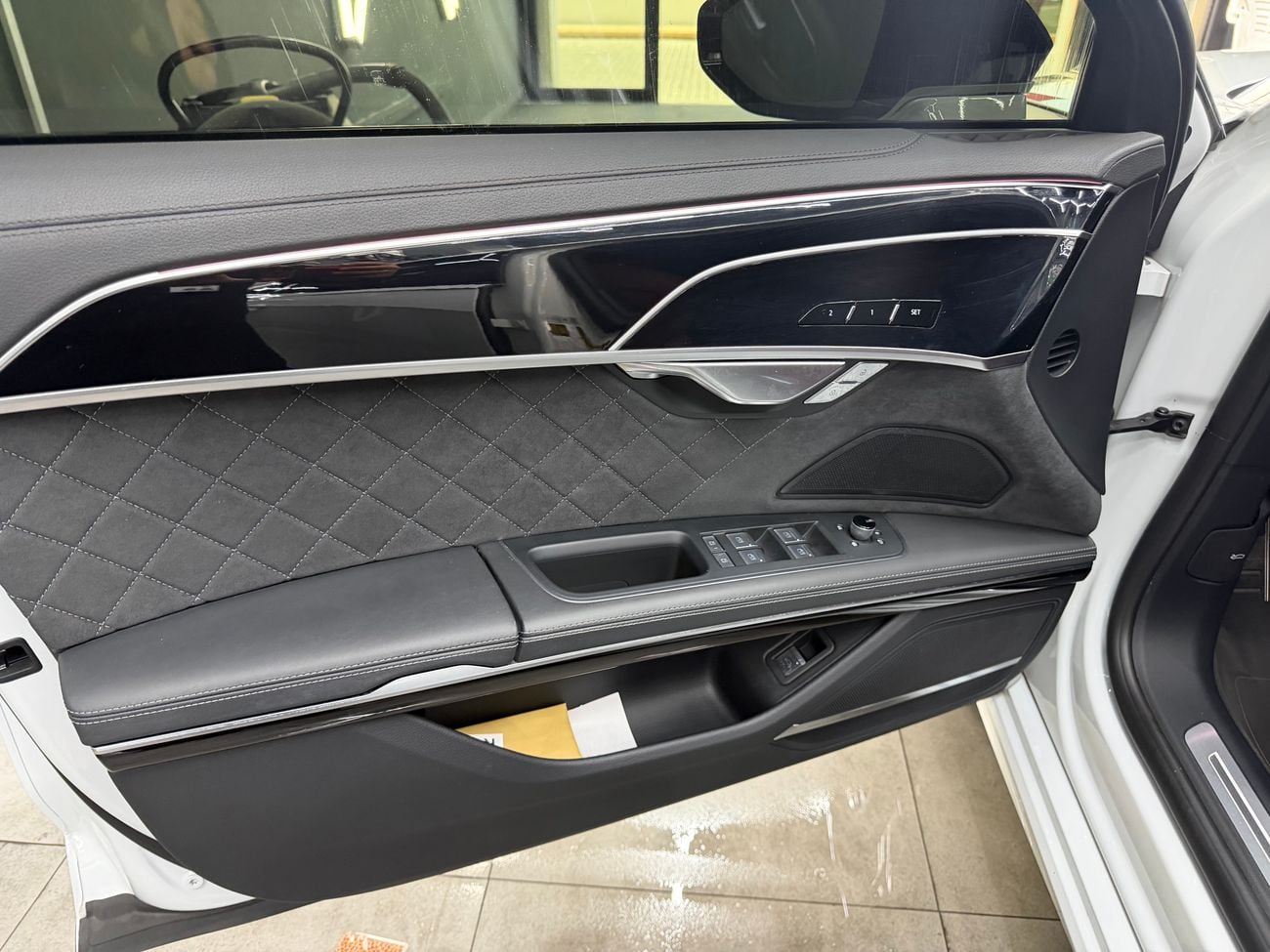 Audi S8 full option