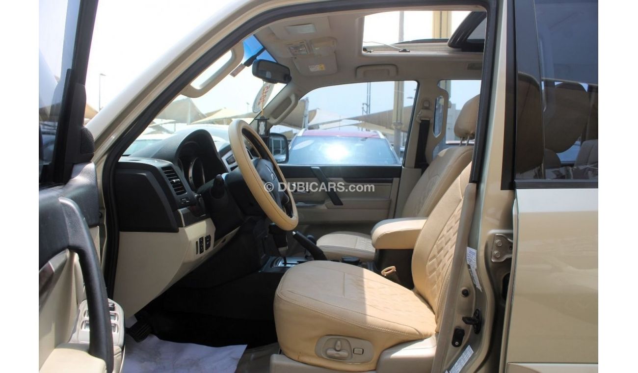 Mitsubishi Pajero GLS Top ACCIDENTS FREE - GCC - ORIGINAL PAINT - FULL OPTION - CAR IS IN PERFECT CONDITION INSIDE OUT