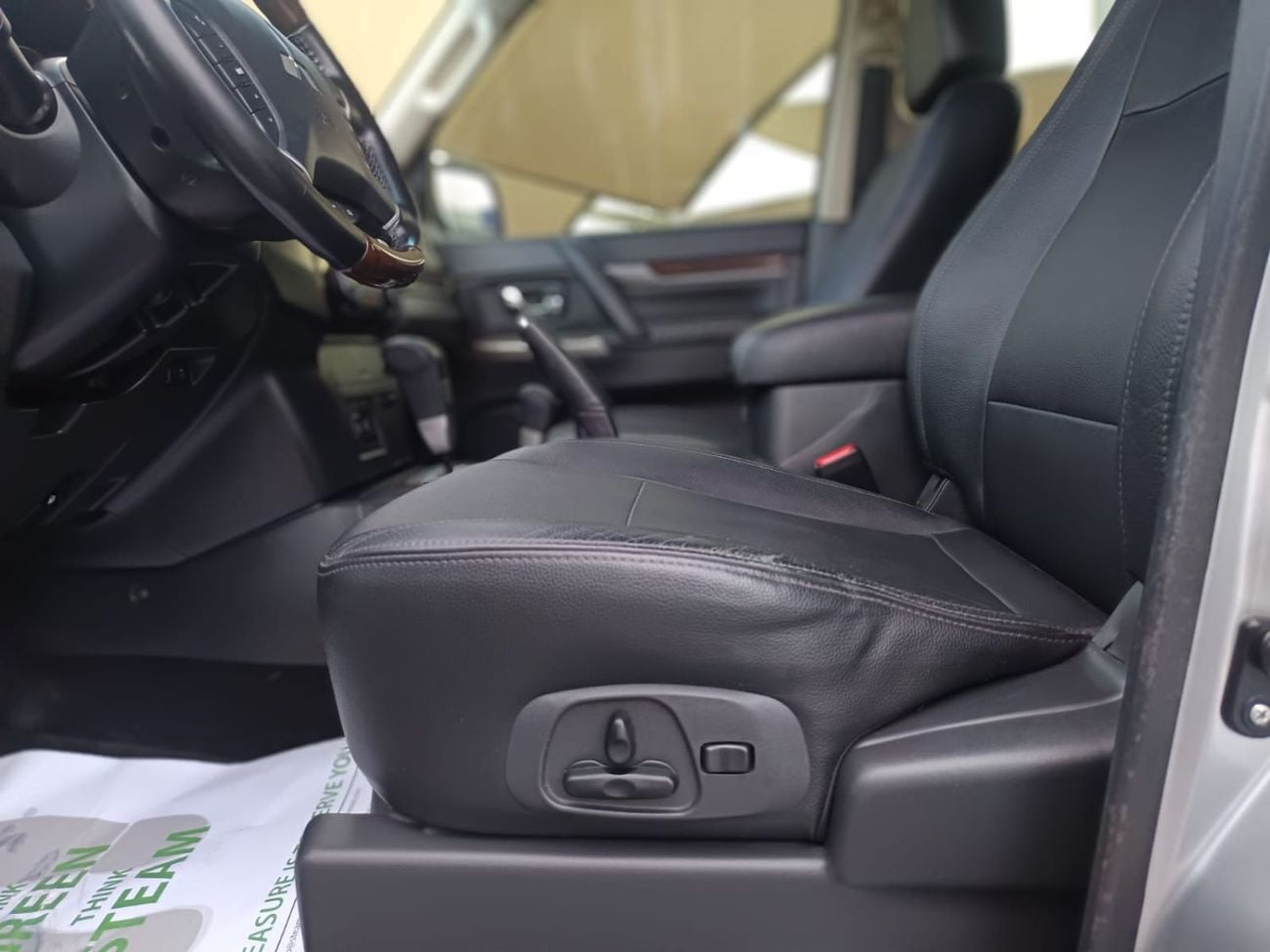 ميتسوبيشي باجيرو GLS Highline 3.8L full option