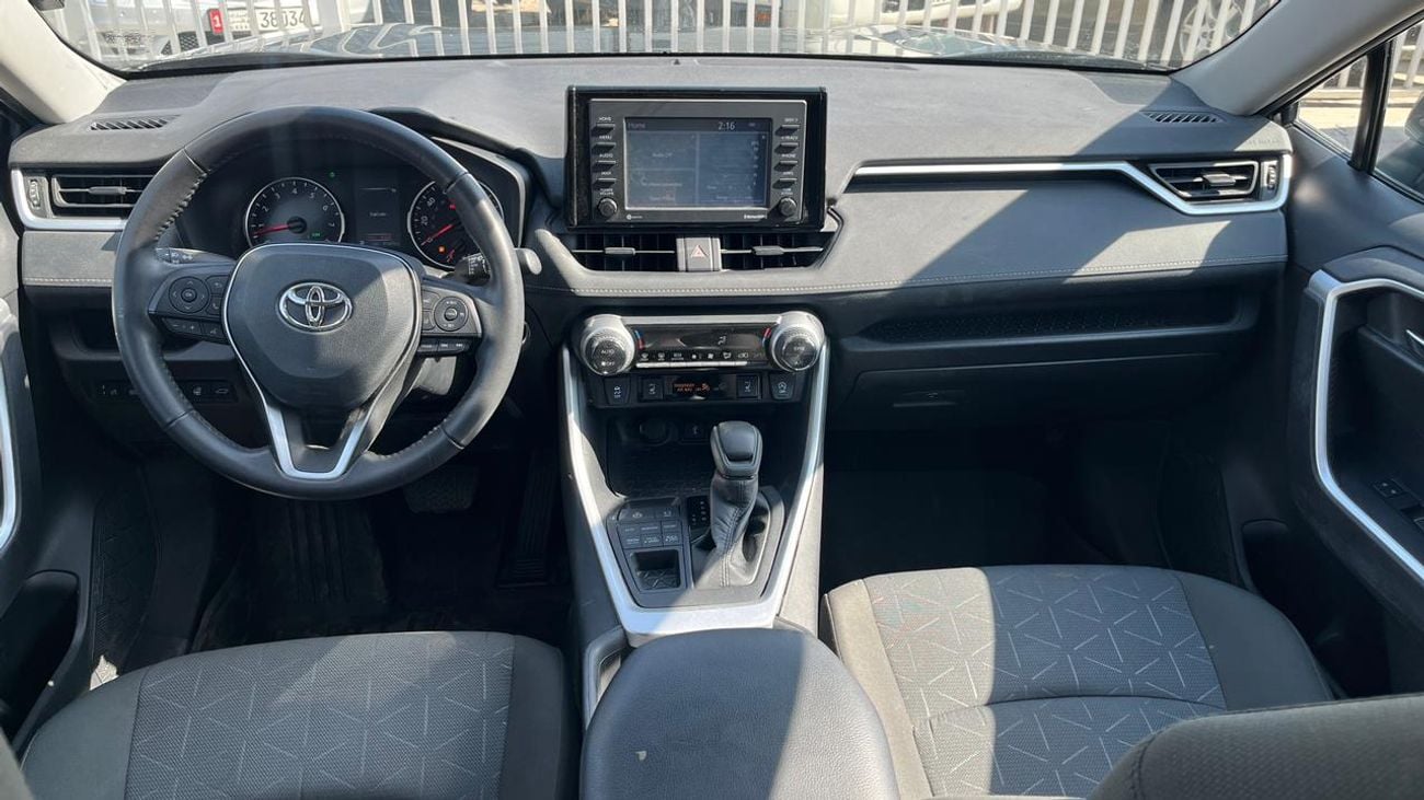 Toyota RAV4 2022  Toyota  Rav4 XLE 4X4 AWD Push start Full Option