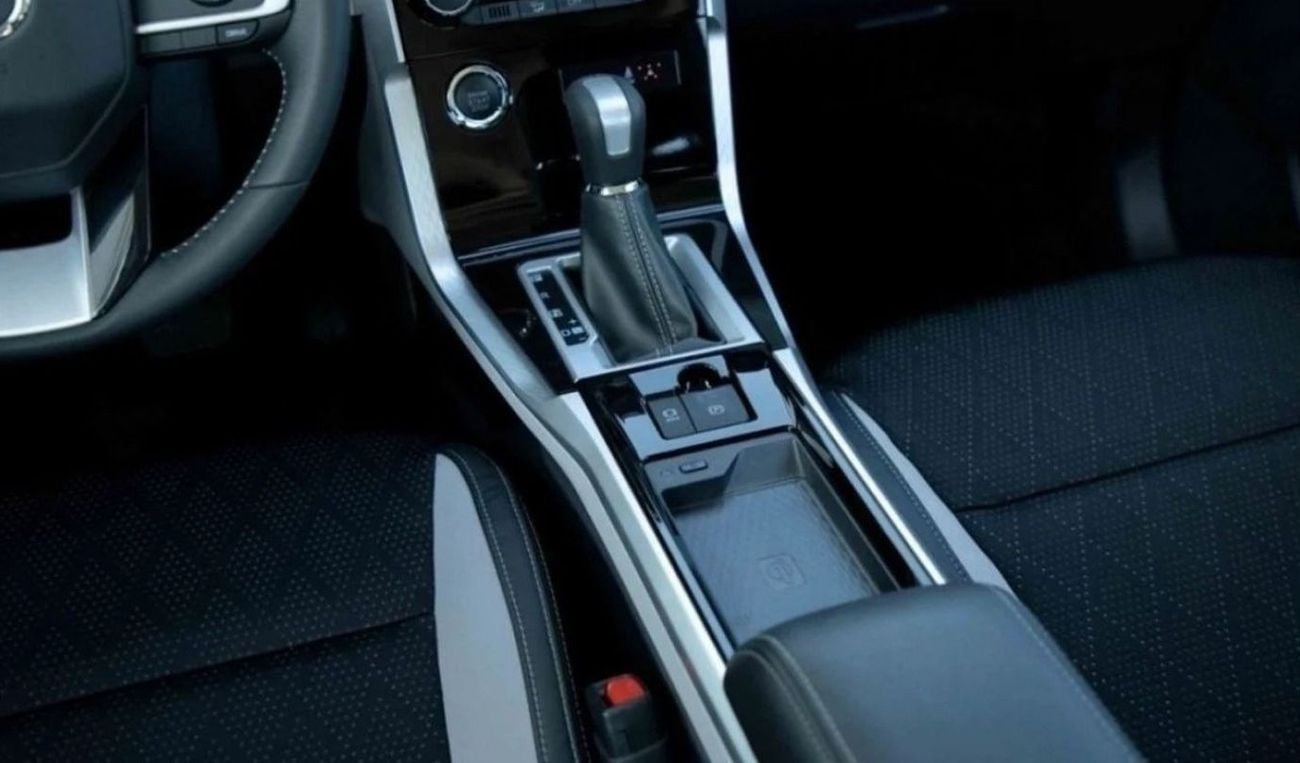 تويوتا فيلوز Toyota Veloz 2025 Toyota Veloz V 1.5 - Silver inside Black