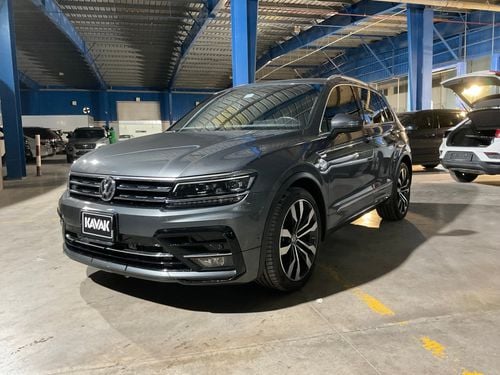 Volkswagen Tiguan R-Line | Guaranteed Warranty | 0 Down Payment