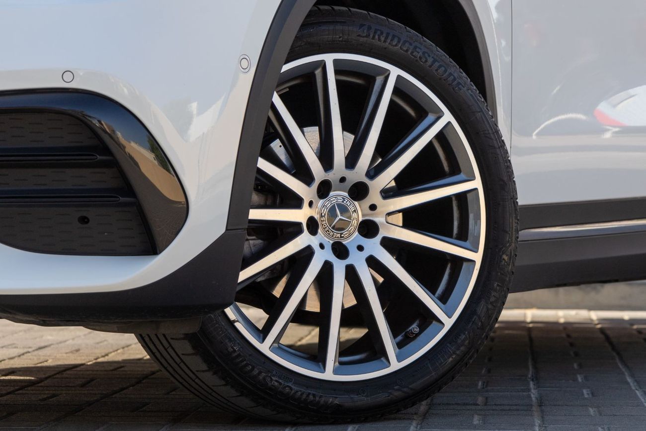 Mercedes-Benz GLA 200 Premium 1.4L