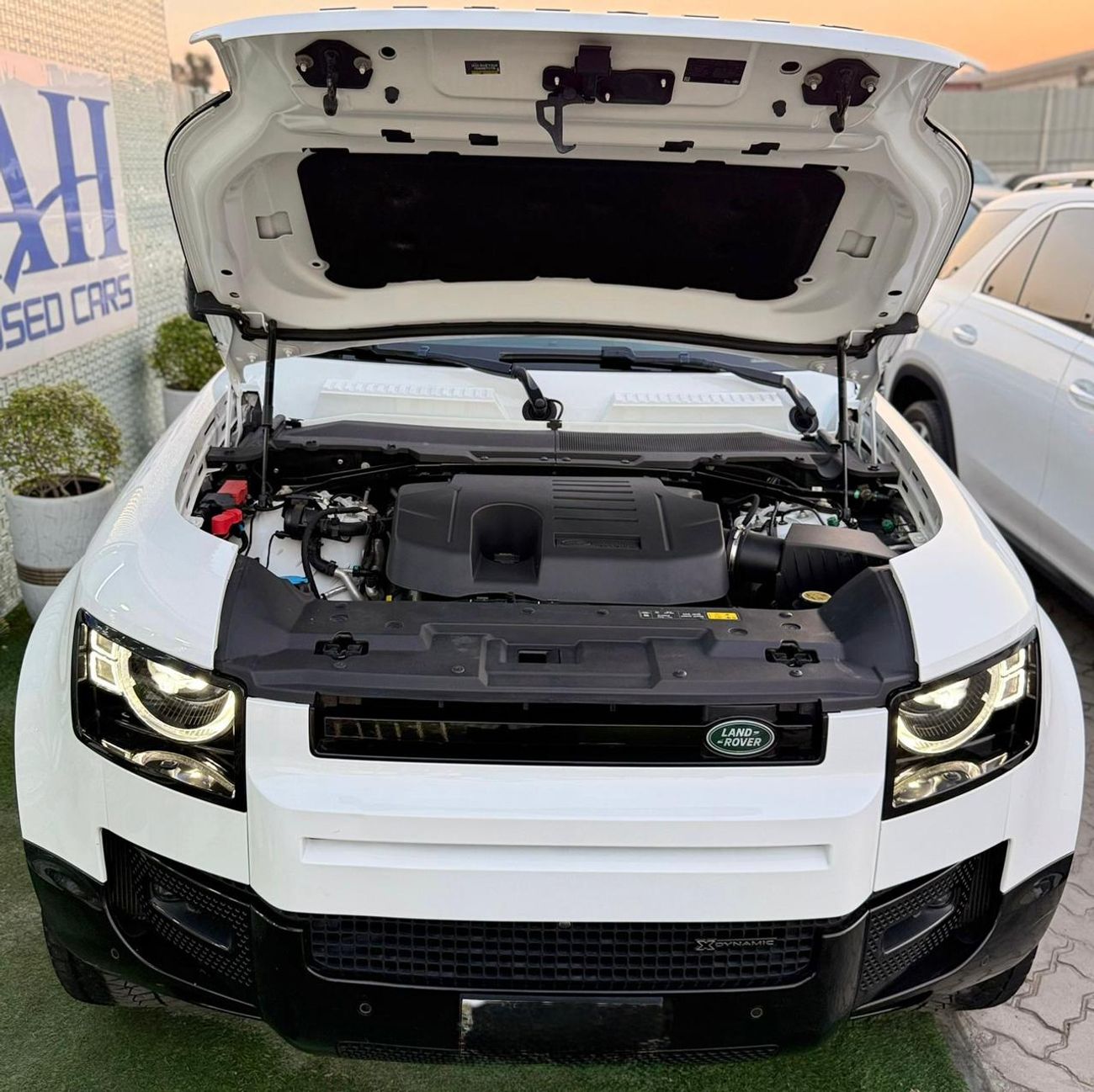 لاند روفر ديفندر 90 X-Dynamic HSE P400 3.0L