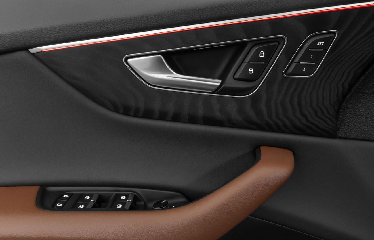 Audi Q8 55 TFSI S-LINE LUXURY 55 TFSI quattro (340 HP) 55TFSi (335 HP)
