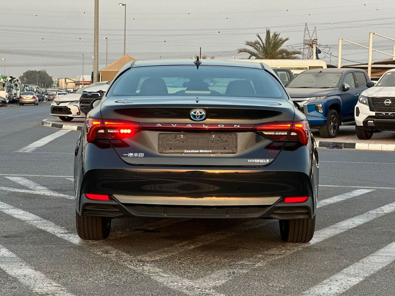 تويوتا افالون TOYOTA AVALON XLE 2.5L HYBRID 2024