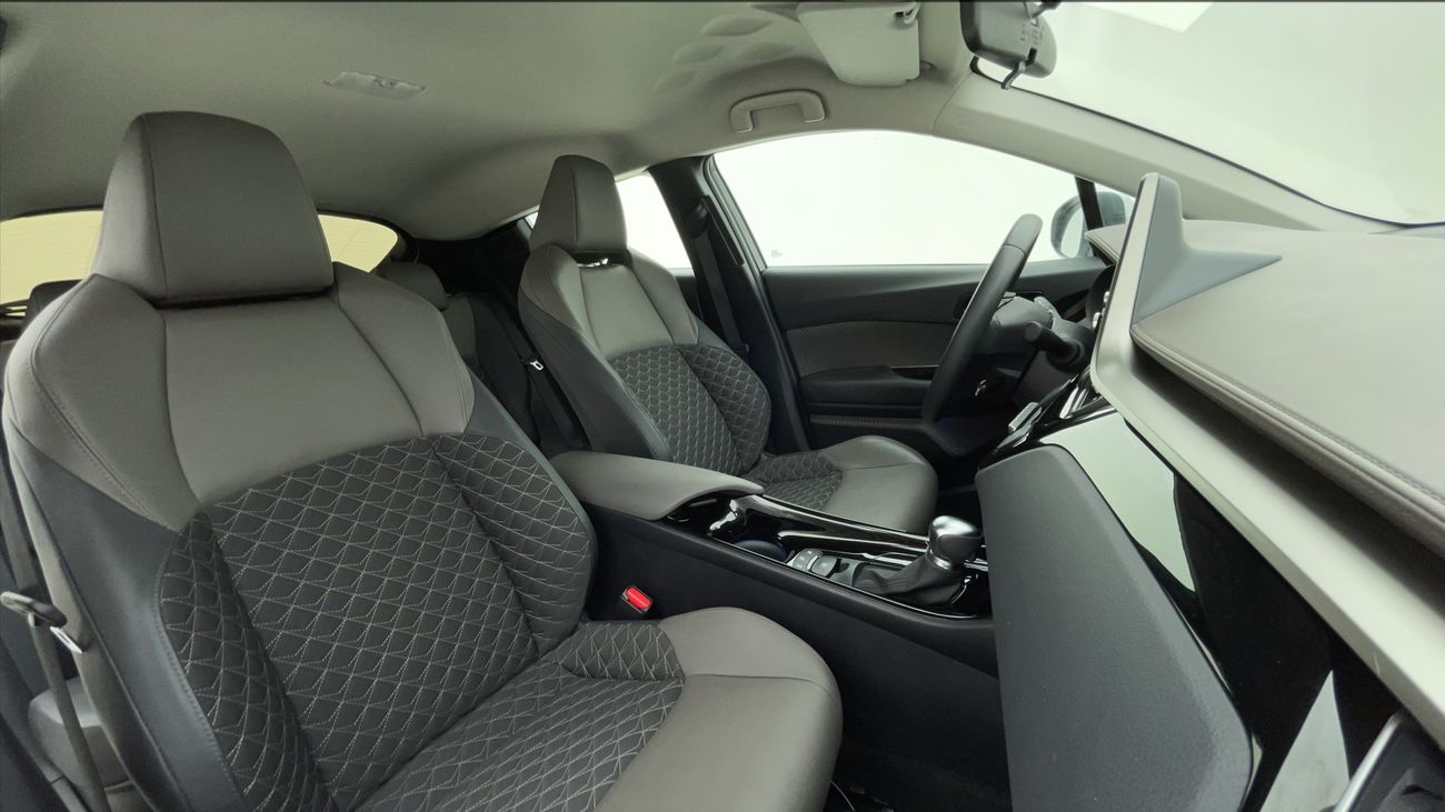 تويوتا CHR VX 1.8 | بدون دفعة مقدمة | اختبار القيادة في المنزل