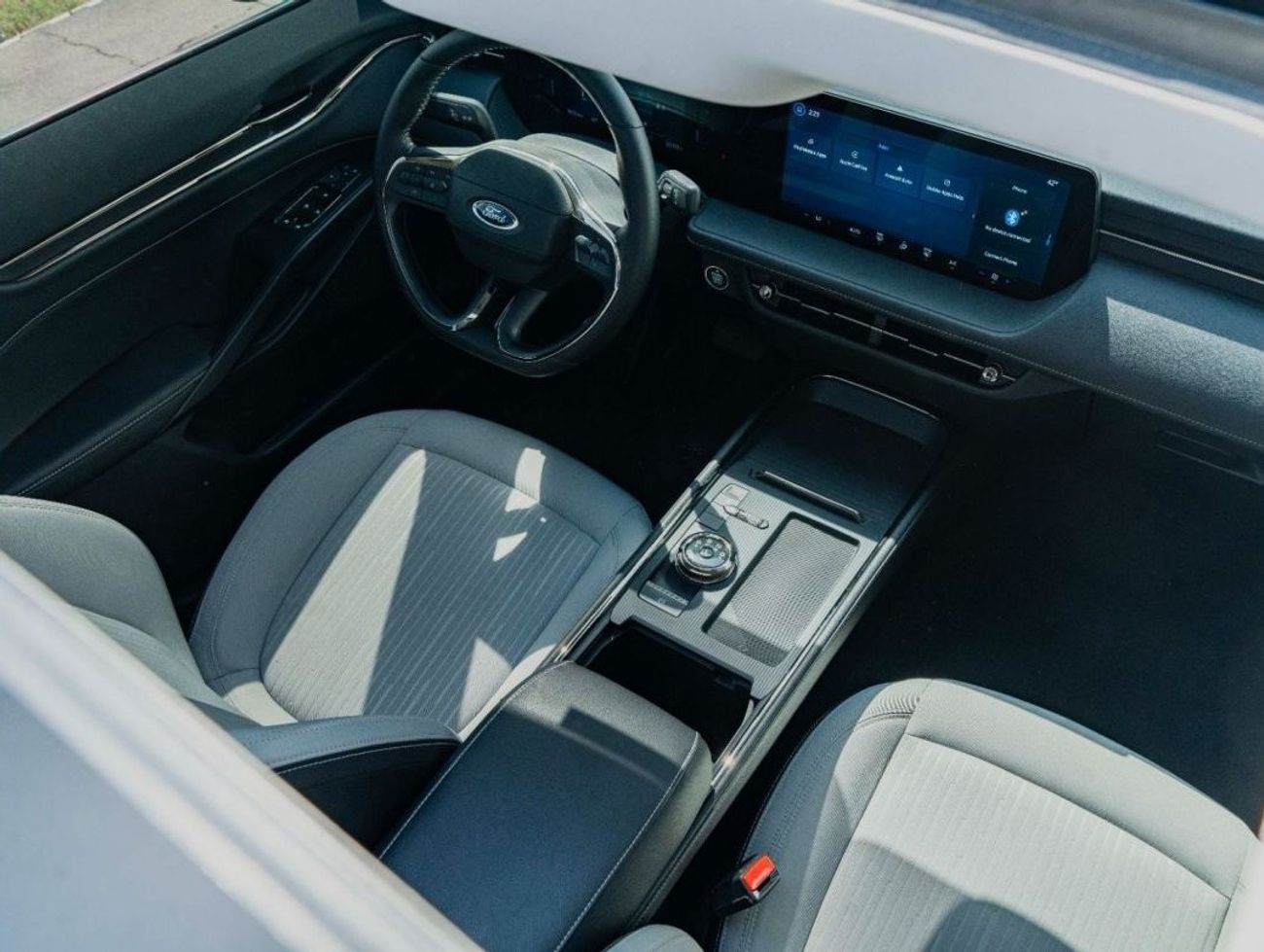 Ford Taurus AED 1,730 PM • TAURUS AMBIENT • ONLY 10,000 KMS • OFFICIAL FORD WARRANTY AND SERVICE CONTRACT