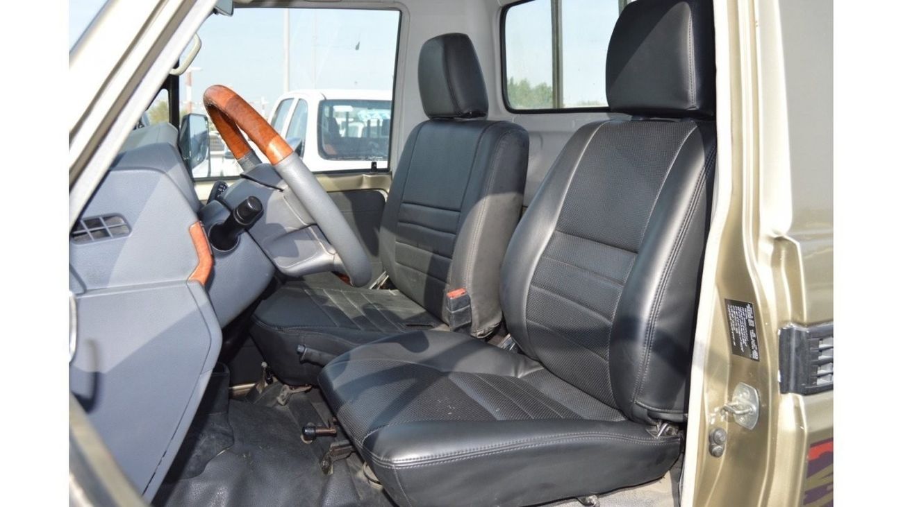 تويوتا لاند كروزر بيك آب Full option clean car