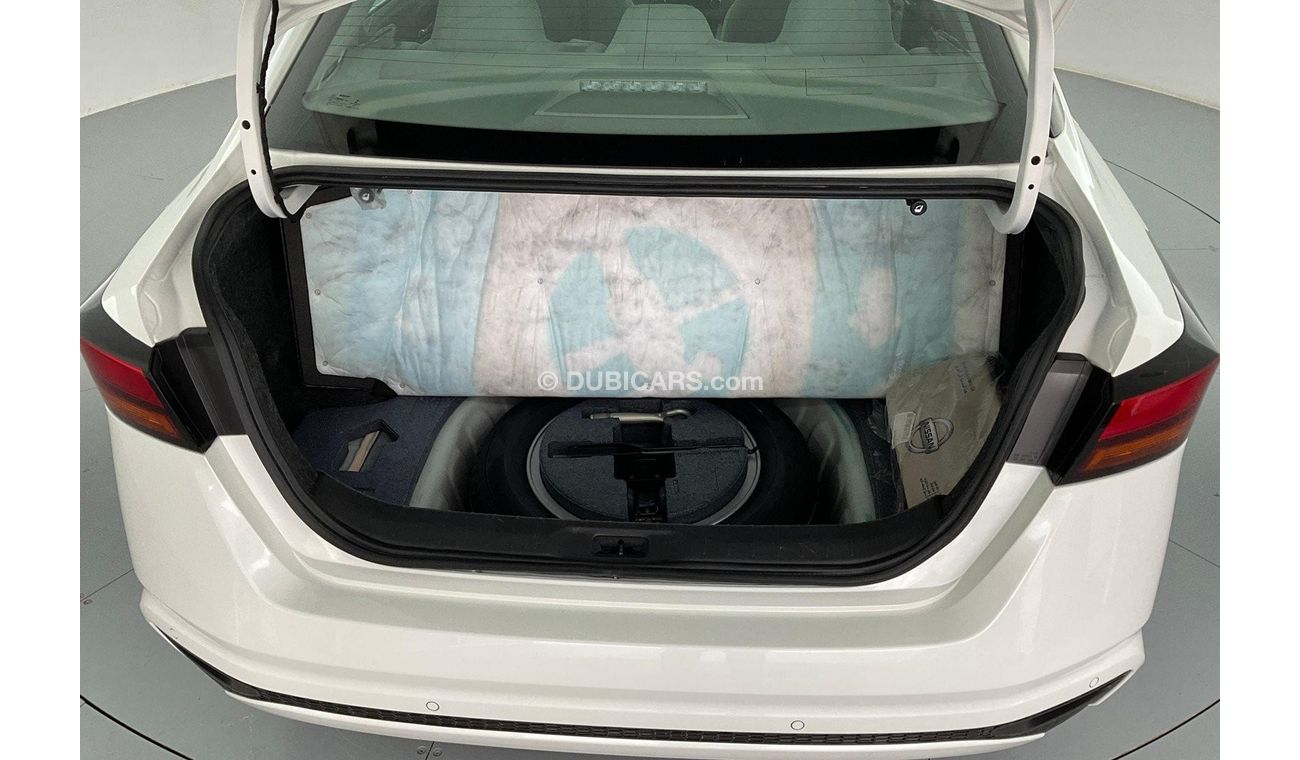 Nissan Altima S W/ Alloy Wheels