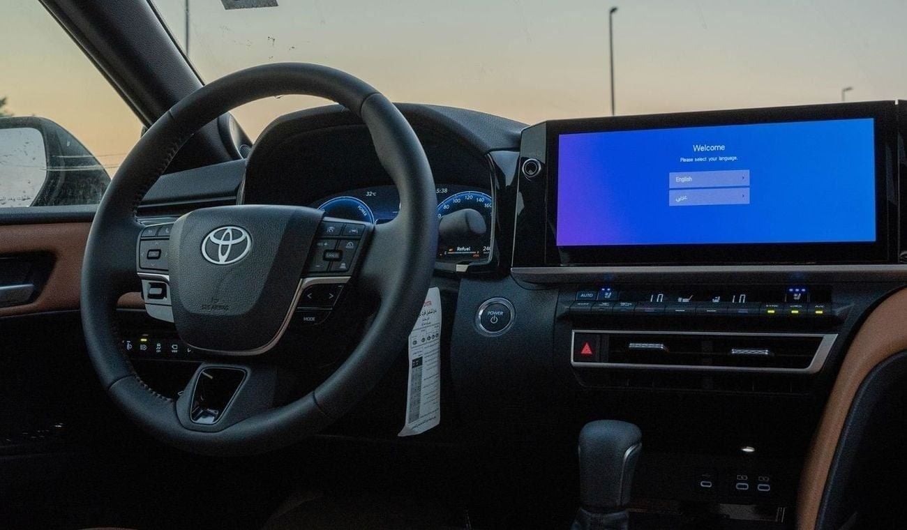 Toyota Camry 2025 Toyota Camry Lumiere 2.5L AT Hybrid (Black)