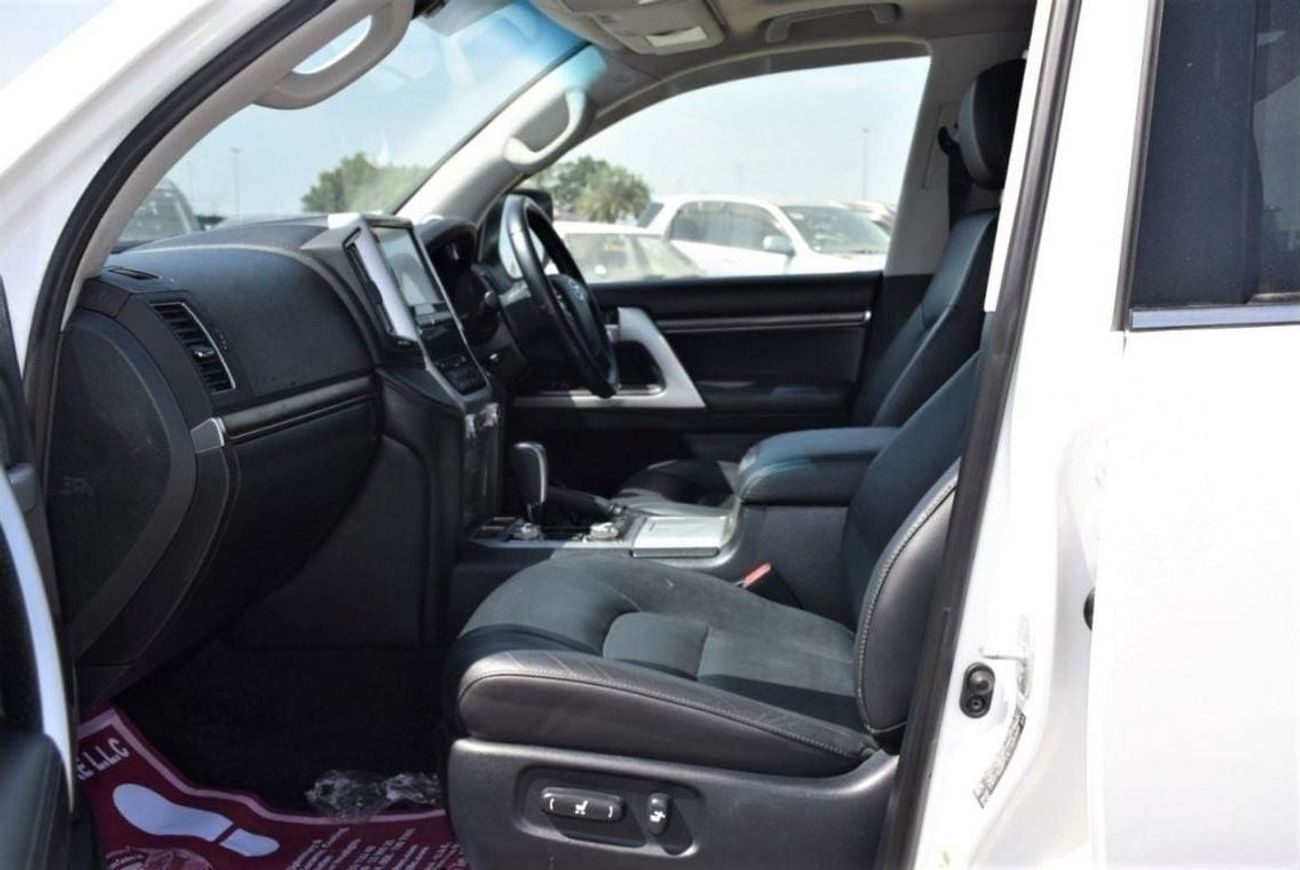 تويوتا لاند كروزر V8 Diesel 4.5L (Right Hand)