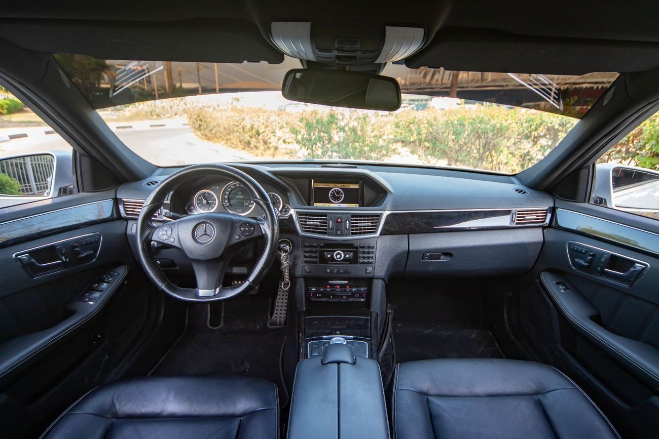 Mercedes-Benz E 350 Mercedes-Benz E350 2010, 3.5L V6, Automatic, RWD. Mileage: 180,000 km. Excellent condition inside an