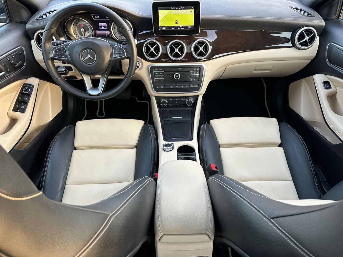 مرسيدس بنز GLA 250 Std 2.0L (208 HP)