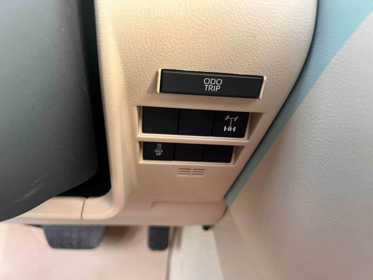 Toyota Land Cruiser GXR2 3.3L