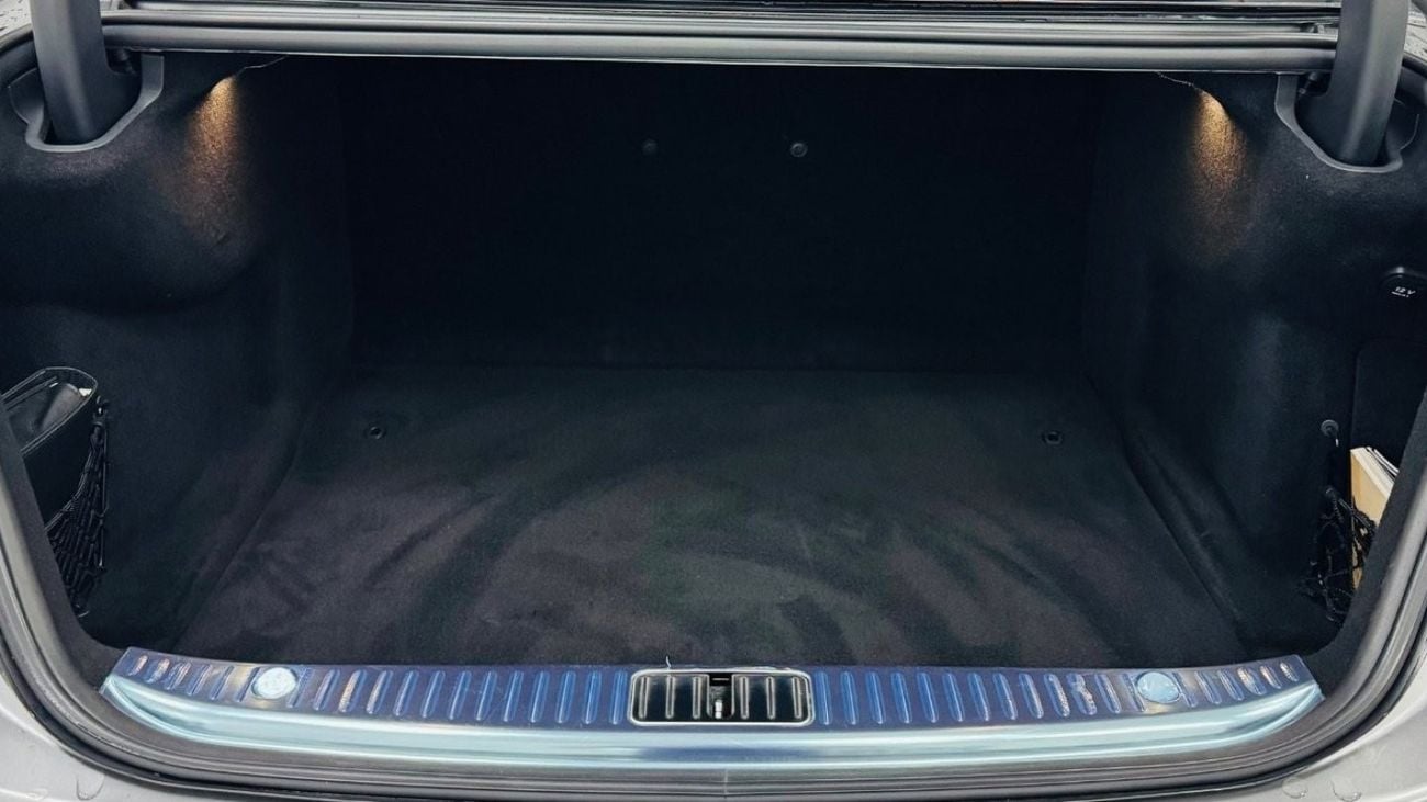 Mercedes-Benz S 500 Coupe GCC .. FSH .. Special Edition .. Original Color .. Brand New Condition